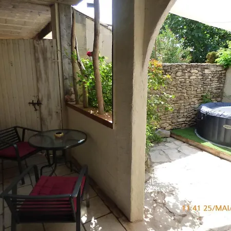 Bed & Breakfast Mas Maurane-chambre D'hote Avec Prive Aux Portes D'arles Tarascon