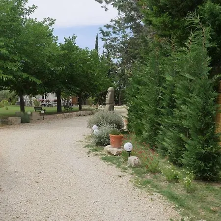 Bed & Breakfast Mas Maurane-chambre D'hote Avec Prive Aux Portes D'arles Tarascon