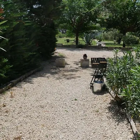 Mas Maurane-chambre D'hote Avec Prive Aux Portes D'arles Bed & Breakfast *
