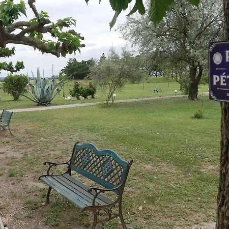 Bed & Breakfast Mas Maurane-chambre D'hote Avec Prive Aux Portes D'arles Tarascon